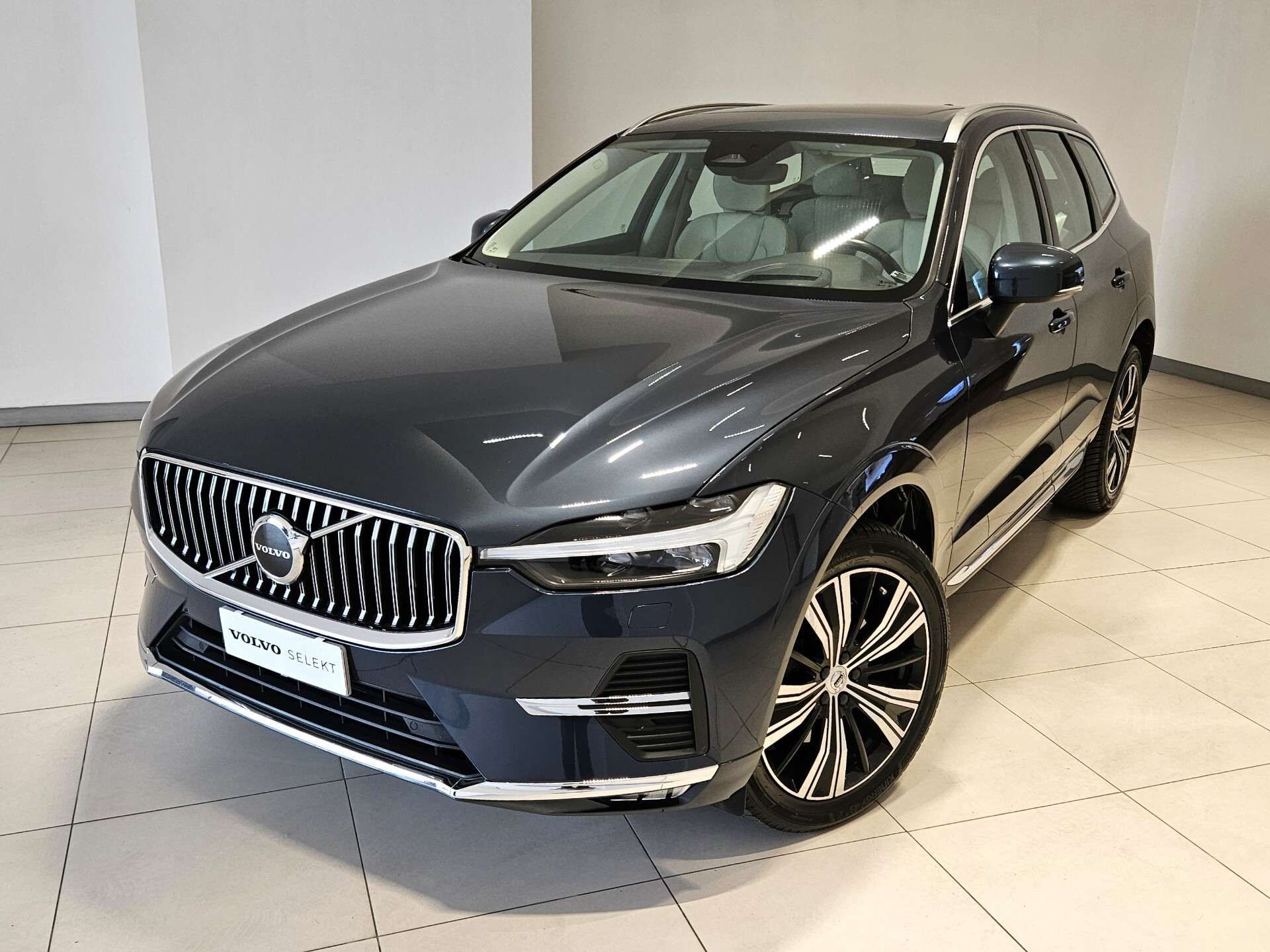Volvo XC60 B4 (d) AWD aut. Ultimate Bright AUTOCARRO N1