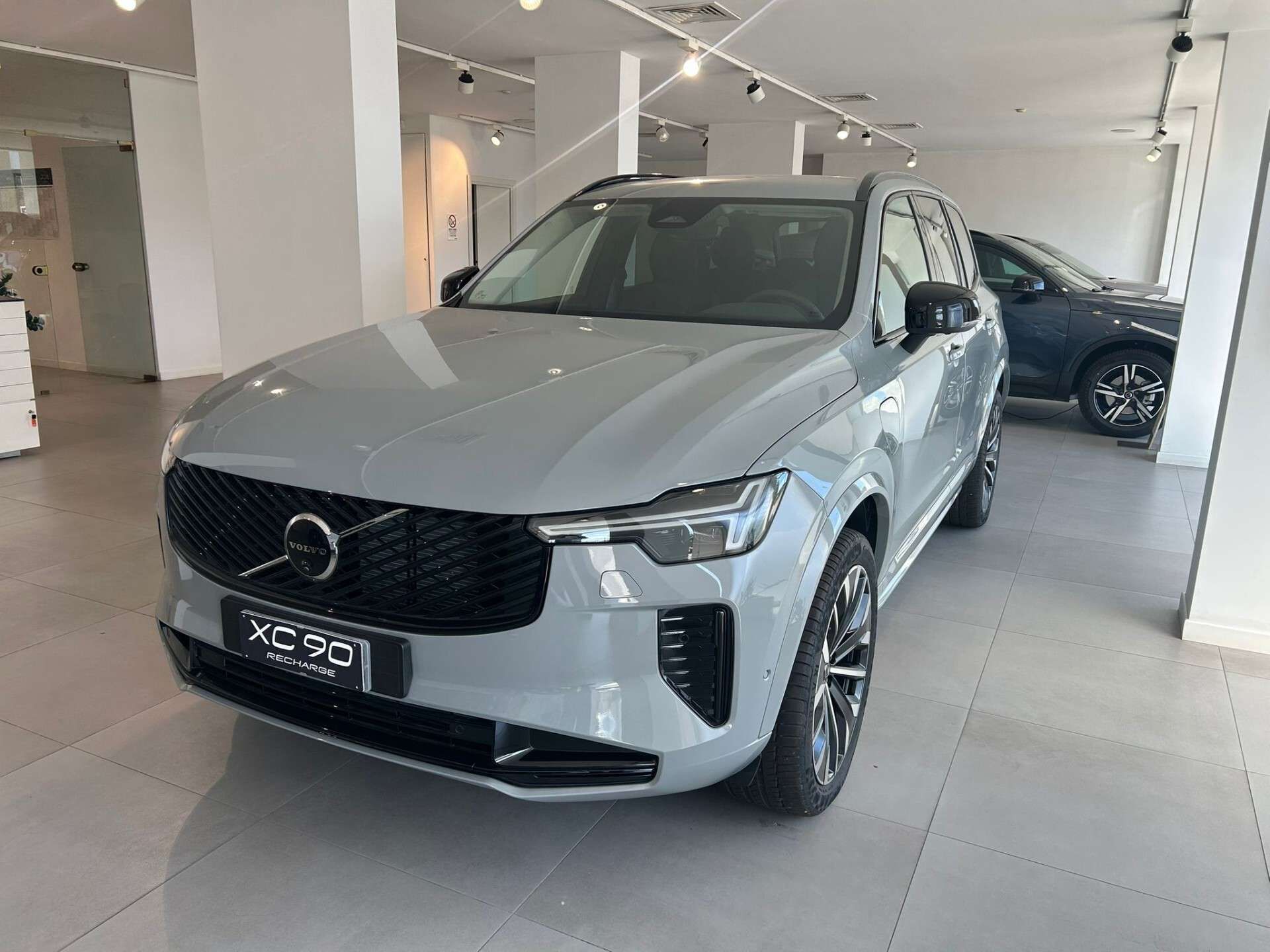 Volvo XC90 XC90 T8 Plug-in hybrid AWD automatico 7 posti Plus